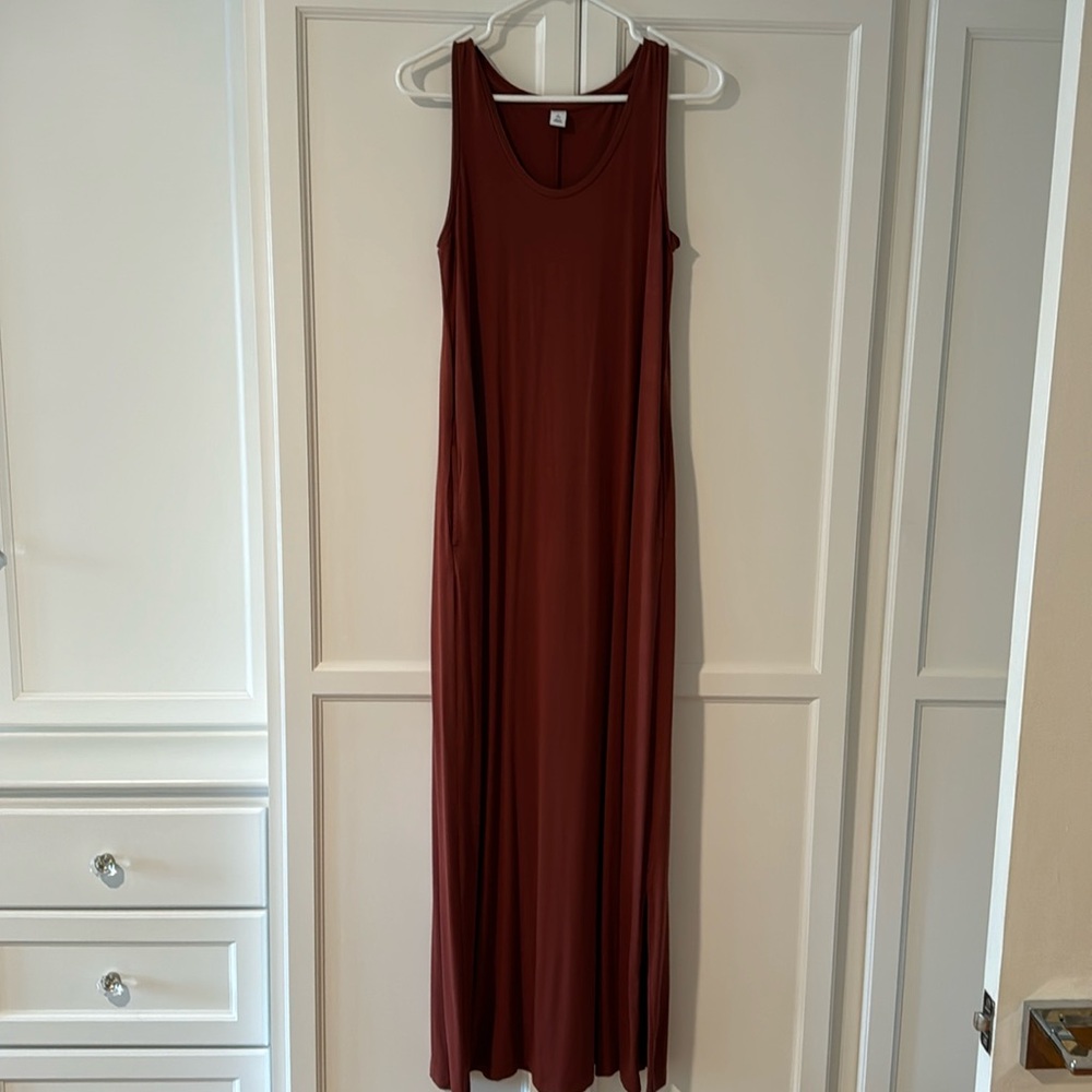 EUC Old navy scoop neck maxi dress